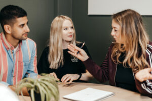 Read more about the article Pois passiivista – ylätason puheella ei muuteta toimintaa